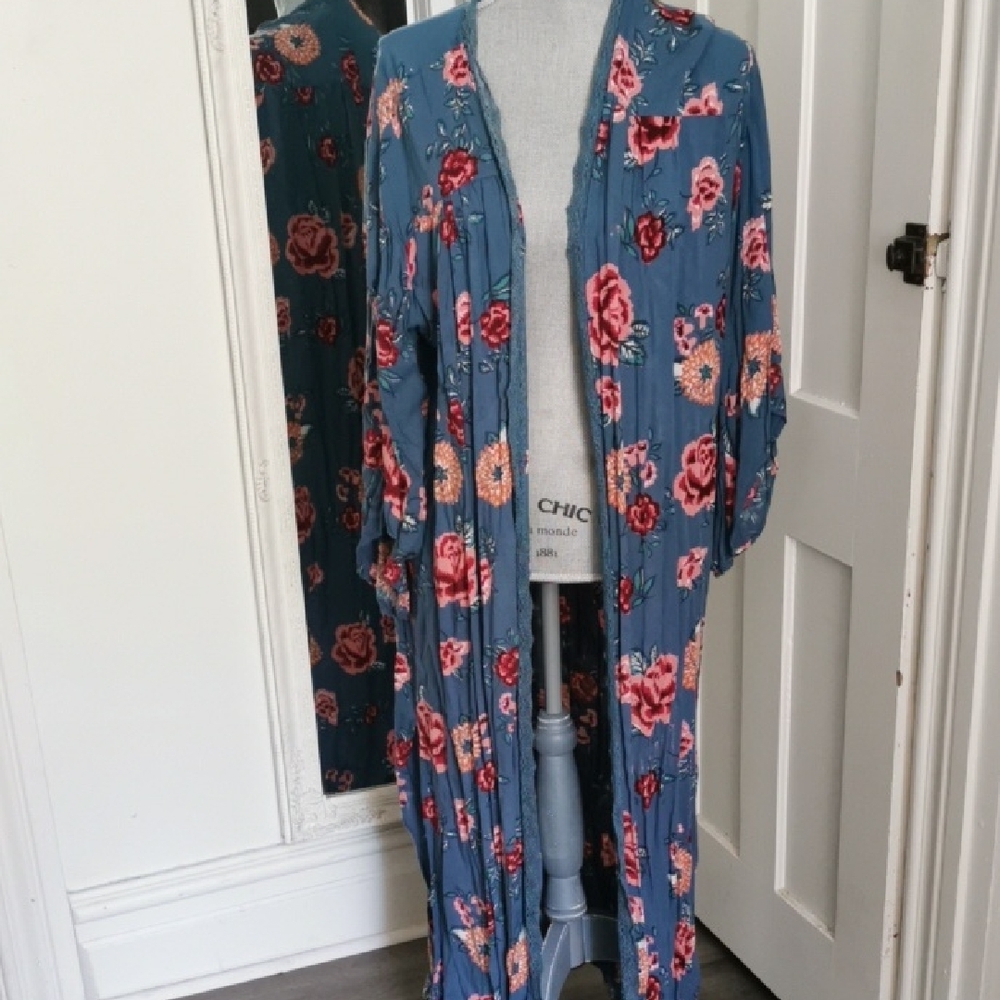 Angie boho artsy floral cottagecore beachy open front kimona. Size large